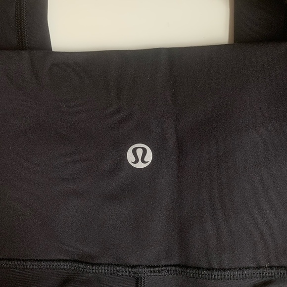 Lululemon Wunder Unders - Picture 2 of 5